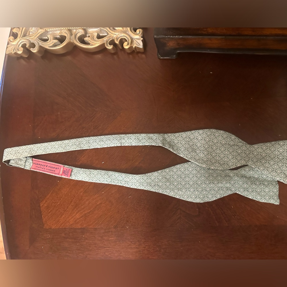 Vineyard Vines Golf Bow Tie